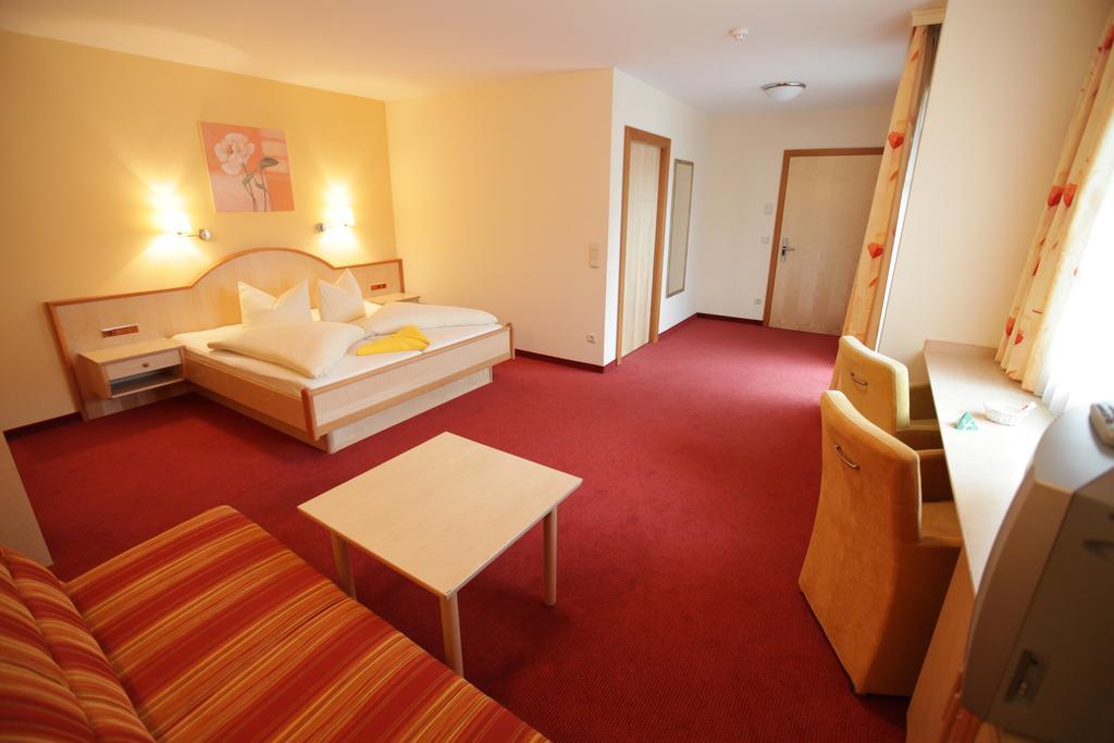 Hotel Gasthof Neuner Imst Room photo