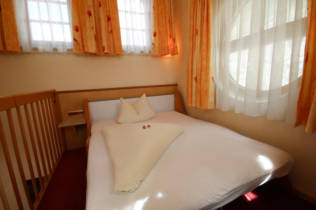 Hotel Gasthof Neuner Imst Exterior photo